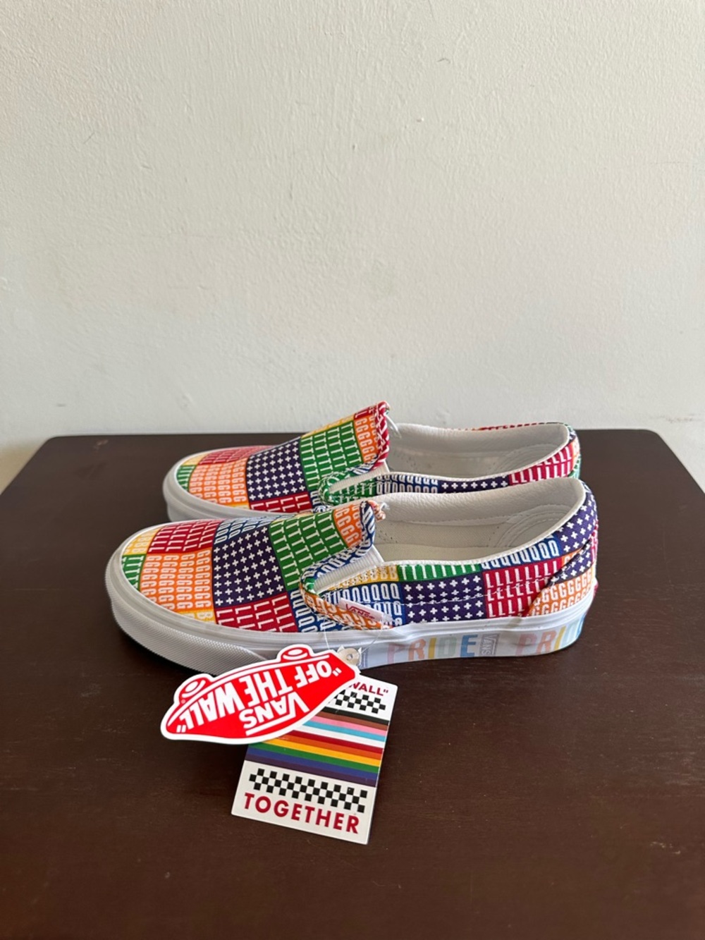 Vans Unisex Low-Top Pride Sneakers Skate Shoe Slip On 6.5W 5M - Picture 1 of 10